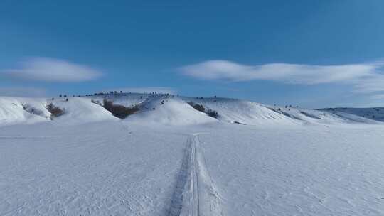 航拍呼伦贝尔山区茫茫雪原和雪路