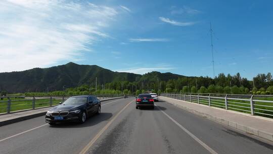 汽车第一视角公路沿途风景美丽公路