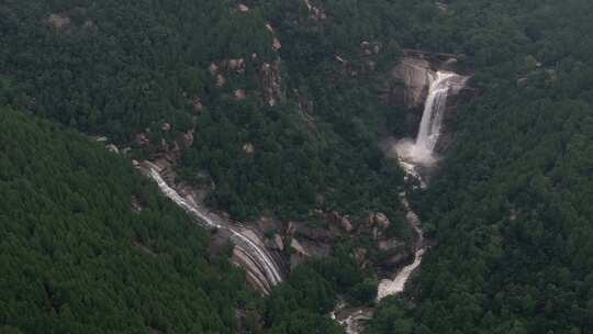 雨后泰山，龙潭飞瀑，高山流水