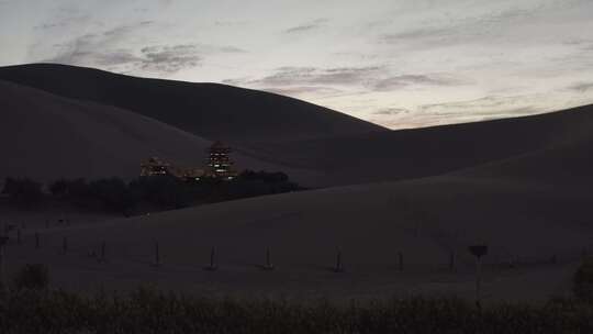 敦煌鸣沙山月牙泉夜景航拍