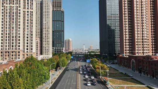 航拍天津城市街道秋景