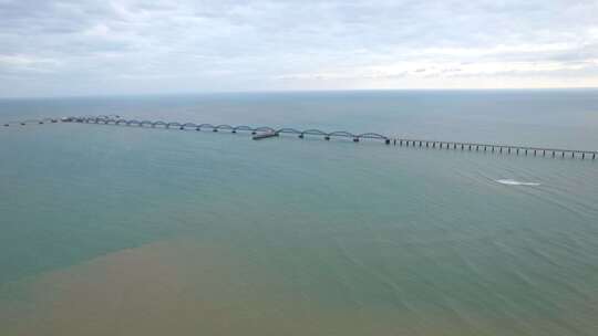 广西北海涠洲岛廊桥大海海洋旅游旅行