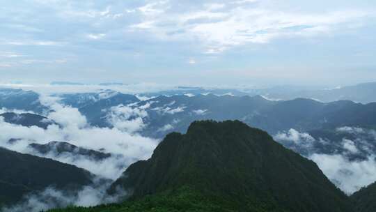 重庆云阳龙岗清水湖群山