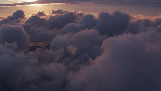航拍天空中的云朵视频素材模板下载