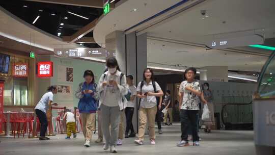 餐厅 吃饭 排队 就餐 人流 商场 商业中心