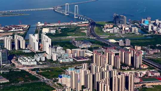 航拍蓝天白云下的深中通道远景