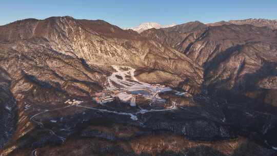 航拍四川西岭雪山映雪广场