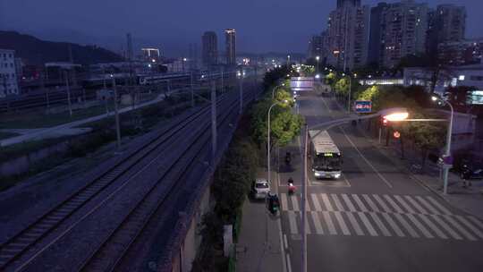 铁路与公路夜景延时摄影