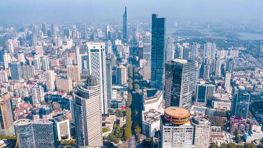 中国江苏南京紫峰大厦和城市天际线航拍风光