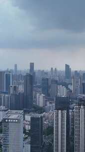 竖屏武汉城市暴雨来临