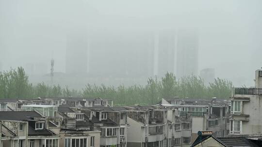 上海映象，高端小区春天雨季景观视频素材模板下载