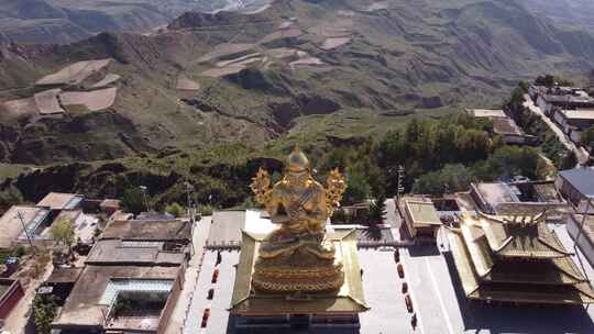 青海海东夏琼寺建筑山峰航拍视频