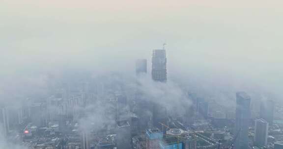 雨天高楼穿云航拍