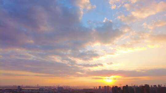 城市夕阳西下蓝天白云延时风景视频素材视频素材模板下载