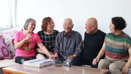 老年人集体活动场景
