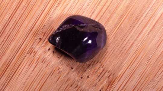 乌拉圭紫水晶矿石