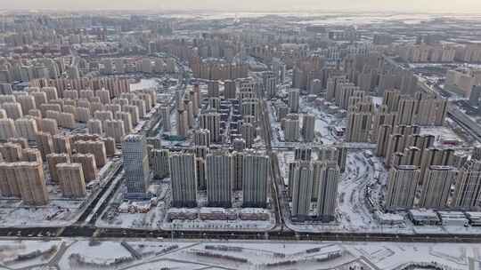 中国黑龙江哈尔滨现代住宅小区雪景航拍