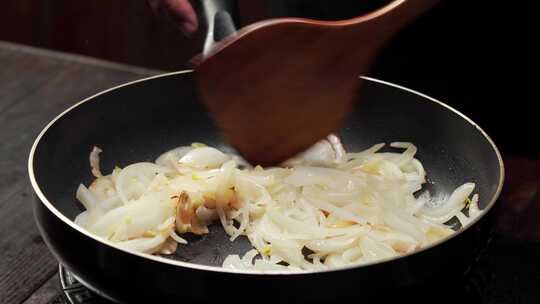 经典日本快餐料理肥牛饭制作过程