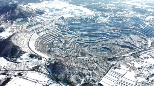 安徽省马鞍山市高采铁矿场冬季雪景航拍