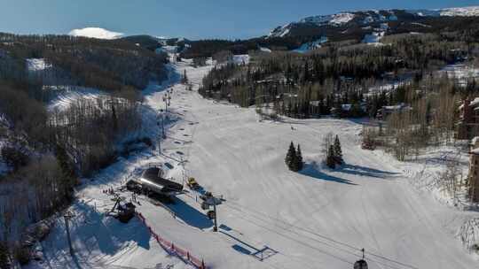 滑雪场，雪山，滑雪者，滑雪缆车