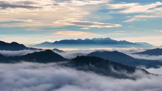 山间云海风光全景云雾缭绕山峦壮丽山河景观