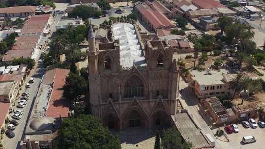 拉拉穆斯塔法帕夏清真寺的鸟瞰图。这是一座古老的天主教圣地，原名为S