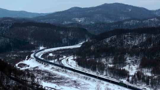 航拍冬季牡丹江市横道河子雪国列车