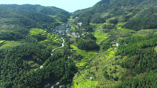 大山梯田乡村房屋