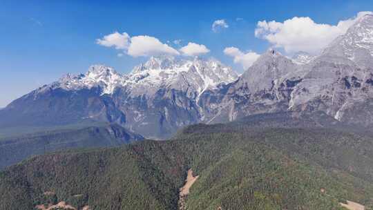 航拍云南玉龙雪山