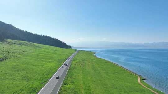 赛里木湖 新疆 伊犁夏天 草原湖泊