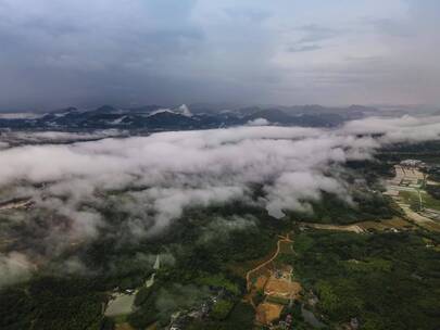 雨后的云 — 天空之上