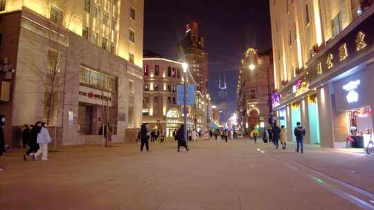 上海外滩夜晚南京路步行街夜景人流视频素材