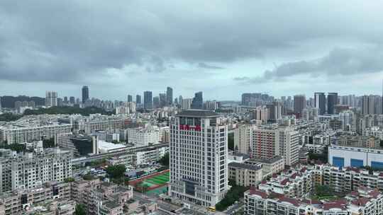 珠海一附实验中学航拍城市建筑风光阴天校园