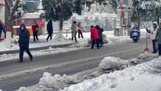 道路积雪结冰清理铲雪清理