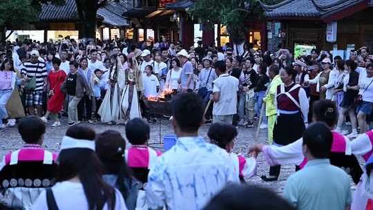 丽江古城篝火晚会