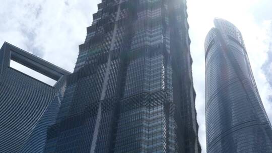 上海浦东标志性高层建筑摇镜头视频素材模板下载