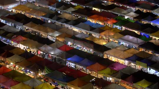 曼谷夜市小吃街景观