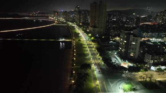 海边公路夜景航拍情侣中路夜晚道路沿海公路