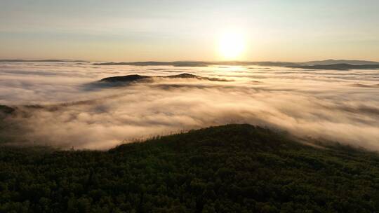 航拍大兴安岭山林云海风景