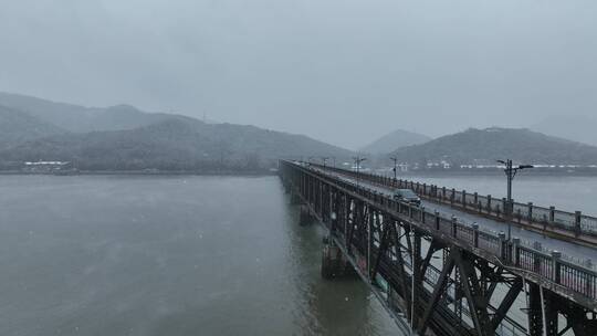 钱塘江大桥雪景