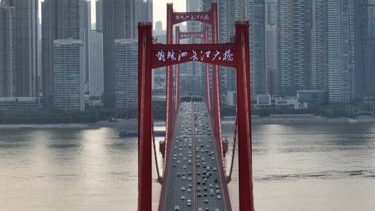 武汉鹦鹉洲长江大桥平视直推镜头，2022最新视频素材模板下载