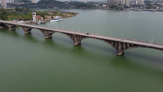 航拍湖北宜昌西陵区跨江大桥