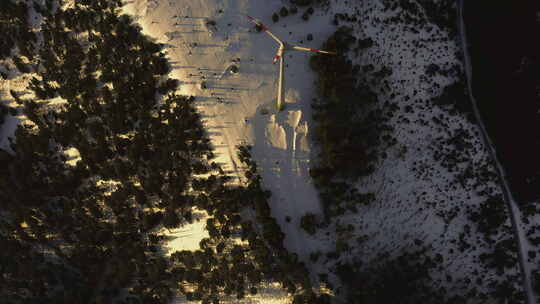 航空拍摄白雪覆盖的高原