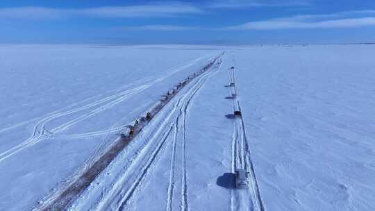 草原雪地那达慕赛马