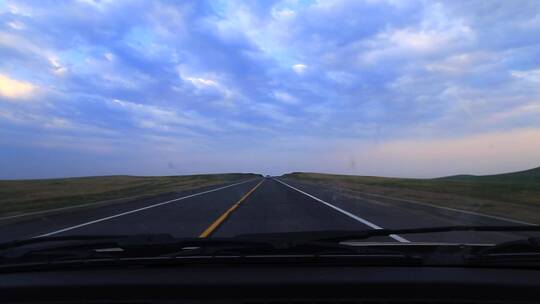 开车驾驶车内第一视角行驶高速公里沿途风光视频素材模板下载