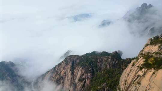 安徽省黄山风景区山峰云海航拍延时风景视频