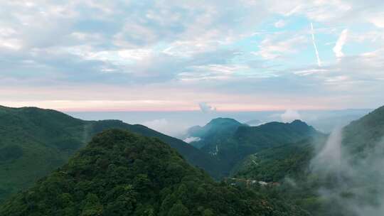 航拍山峰云海