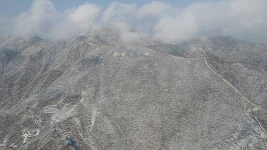 航拍 雪后的慕田峪长城