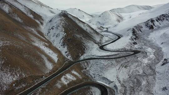俯瞰新疆塔什库尔干盘龙古道公路交通