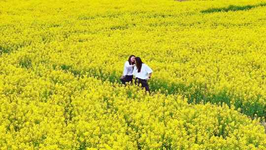 踏青  油菜花   摄影  人物